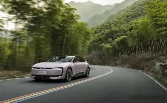 2025 AUDI E5 Sportback - Photo 1