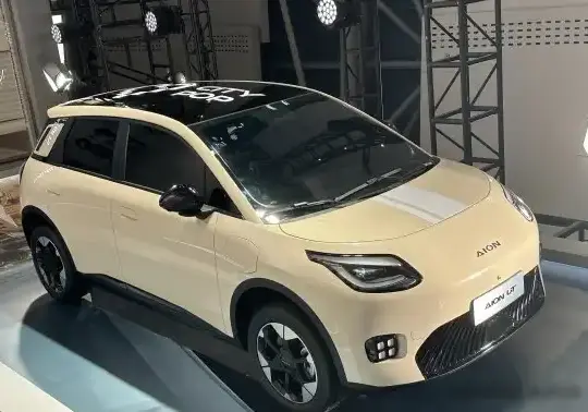 2025 Aion UT - Photo 1