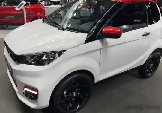 2018 Aixam eAIXAM eCity - Photo 1