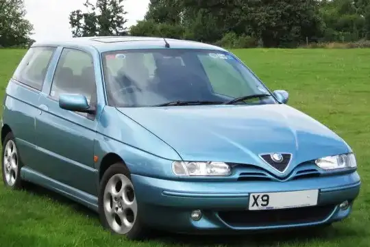 1999 Alfa Romeo 145 (930, facelift 1999) - Photo 1