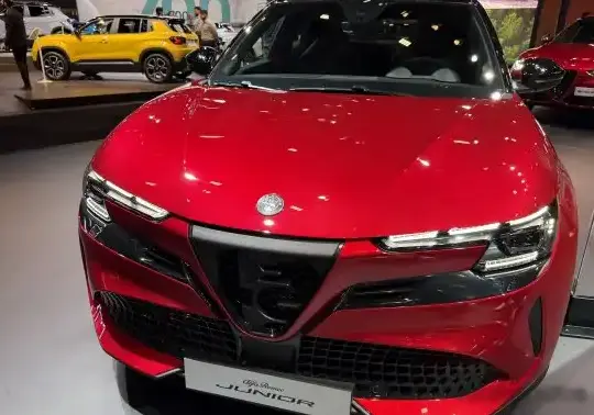 2024 Alfa Romeo Junior - Photo 1