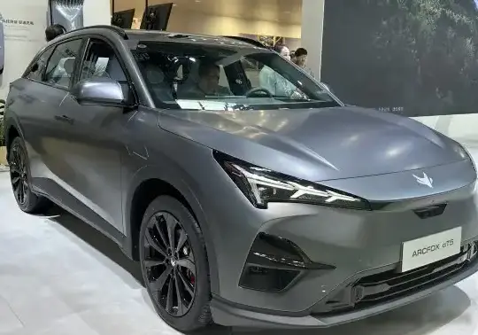 2025 Arcfox Alpha T5 - Photo 1