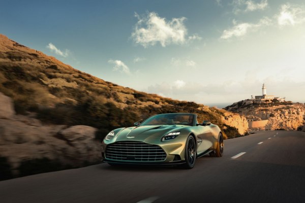 2025 Aston Martin Vanquish III Volante - Photo 1