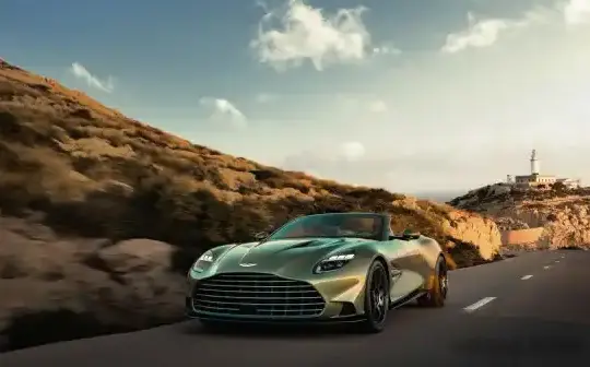 2025 Aston Martin Vanquish III Volante - Photo 1