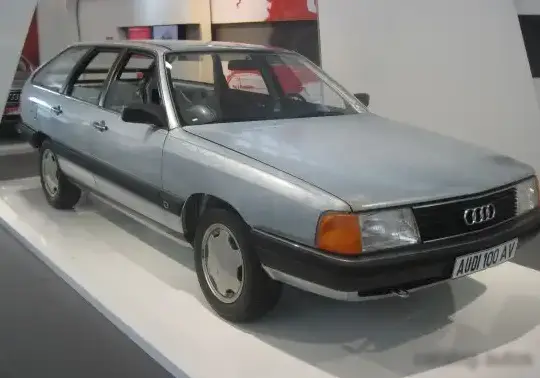 1982 Audi 100 Avant (C3, Typ 44, 44Q) - Photo 1
