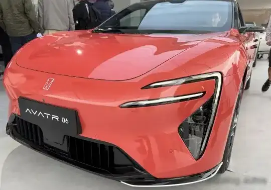 2025 Avatr 06 - Photo 1