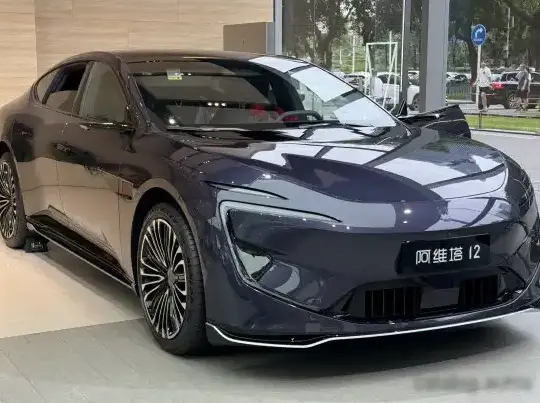 2023 Avatr 12 - Photo 1