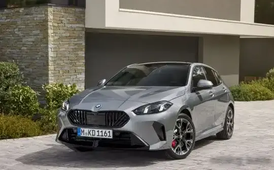 2025 BMW 1 Series Hatchback (F70) - Photo 1