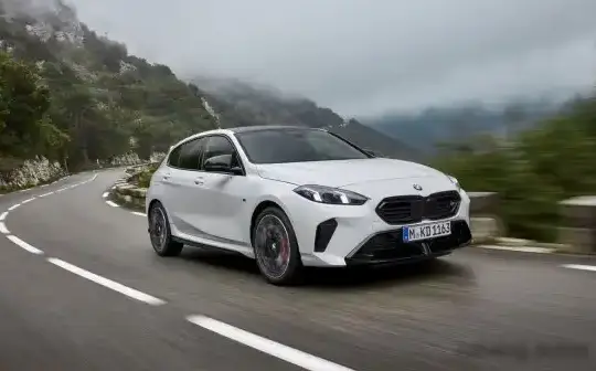 2025 BMW 1 Series Hatchback (F70) - Photo 1