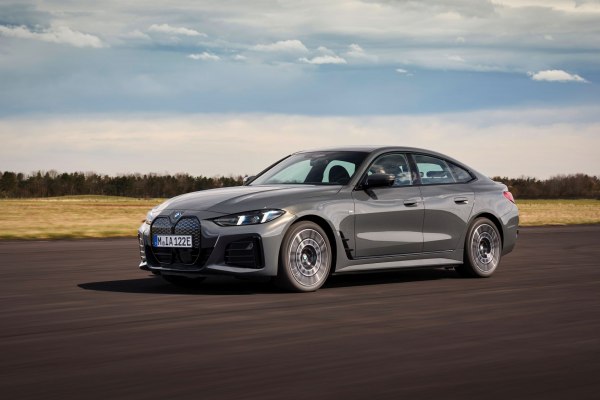 2025 BMW i4 (G26 LCI, facelift 2024) - Photo 1