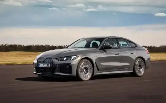 2025 BMW i4 (G26 LCI, facelift 2024) - Photo 1