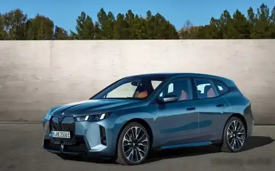 2026 BMW iX (i20 LCI, facelift 2025) - Photo 1