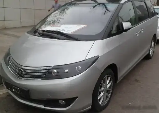 2010 BYD M6 - Photo 1