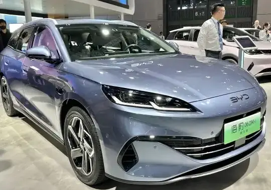 2025 BYD Seal 06 Station Wagon - Photo 1