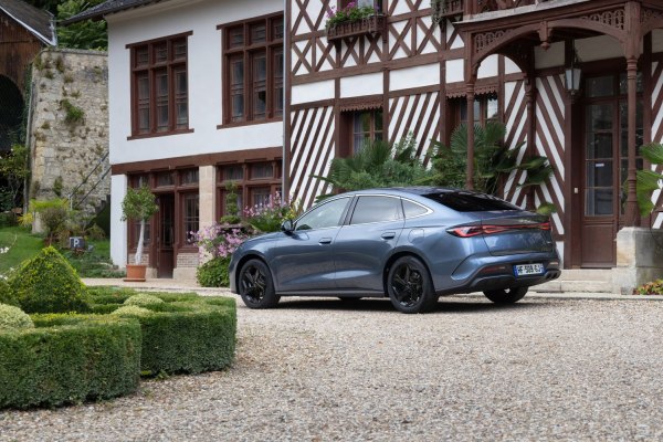 2026 BYD Seal 6 - Photo 1