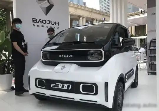 2020 Baojun E300 - Photo 1