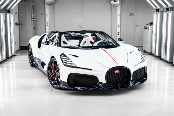 2025 Bugatti W16 Mistral - Photo 1