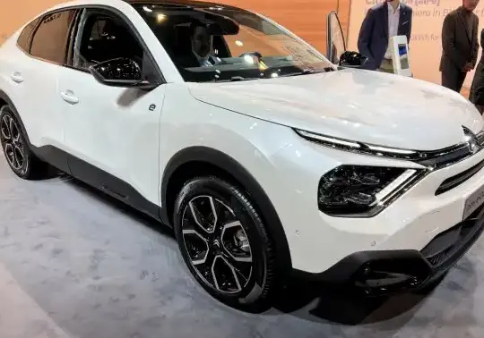 2023 Citroen C4 X (Phase I, 2022) - Photo 1