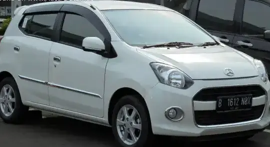 2013 Daihatsu Ayla - Photo 1