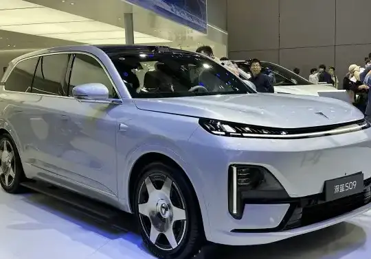 2025 Deepal S09 - Photo 1