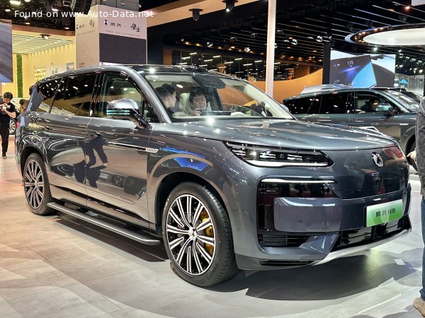 2025 Denza N9 - Photo 1