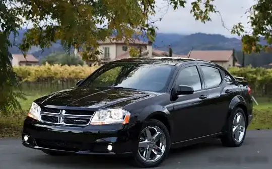 2011 Dodge Avenger Sedan (facelift 2010) - Photo 1