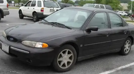 1995 Ford Contour - Photo 1