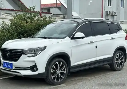 2019 Forthing T5 (facelift 2019) - Photo 1