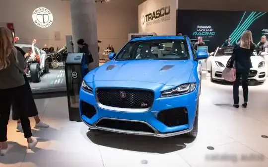 2016 Jaguar F-Pace - Photo 1