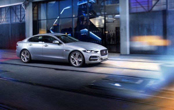 2021 Jaguar XE (X760, facelift 2020) - Photo 1