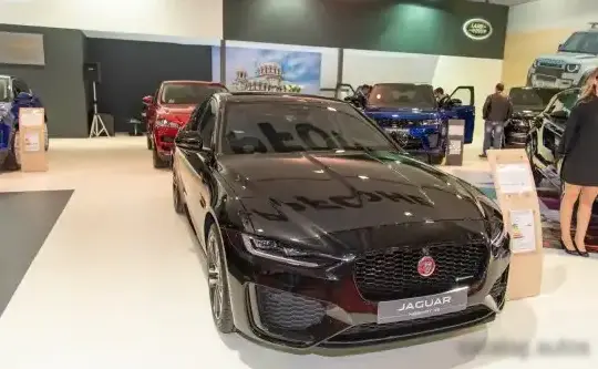 2019 Jaguar XE (X760, facelift 2019) - Photo 1