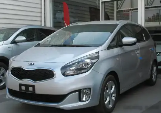 2013 Kia Carens III - Photo 1