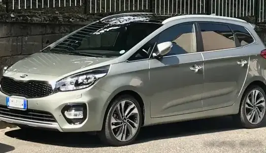 2017 Kia Carens III (facelift 2016) - Photo 1