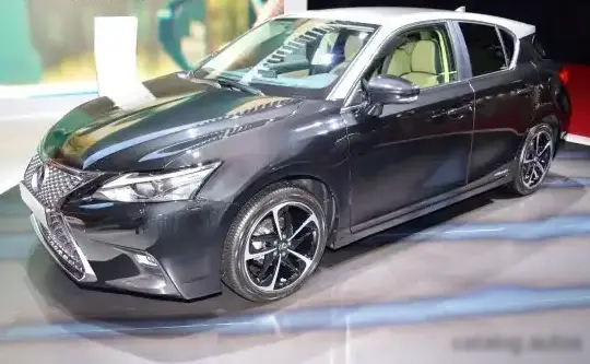 2017 Lexus CT I (facelift 2017) - Photo 1