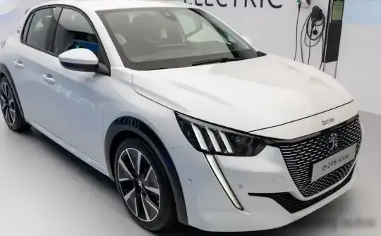 2019 Peugeot 208 II (Phase I, 2019) - Photo 1