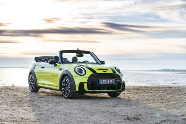 2021 Mini Convertible (F57, facelift 2021) - Photo 1