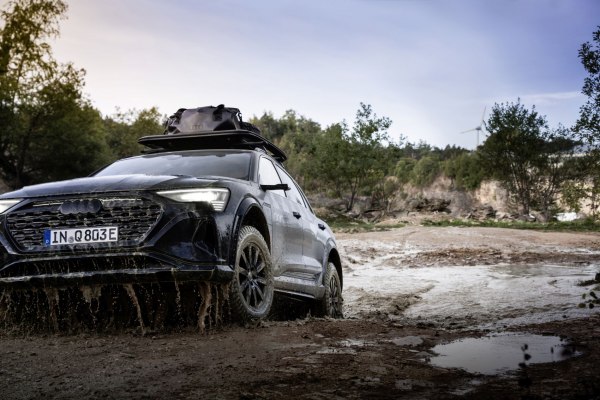 2023 Audi Q8 e-tron - Photo 1