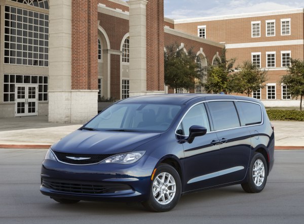 2020 Chrysler Voyager VI - Photo 1
