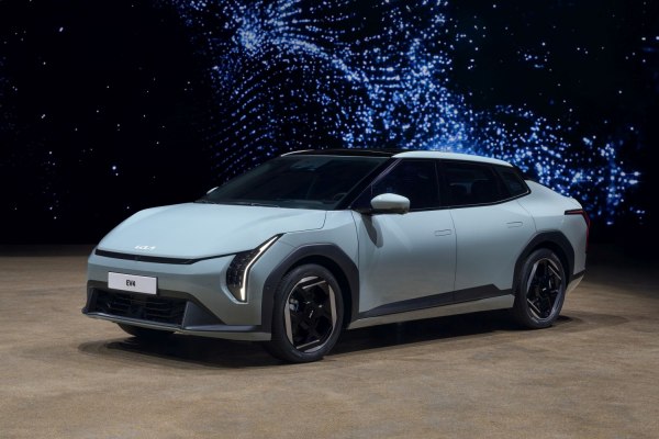 2025 Kia EV4 Fastback - Photo 1