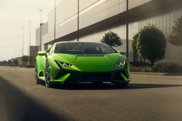 2022 Lamborghini Huracan Tecnica (facelift 2022) - Photo 1