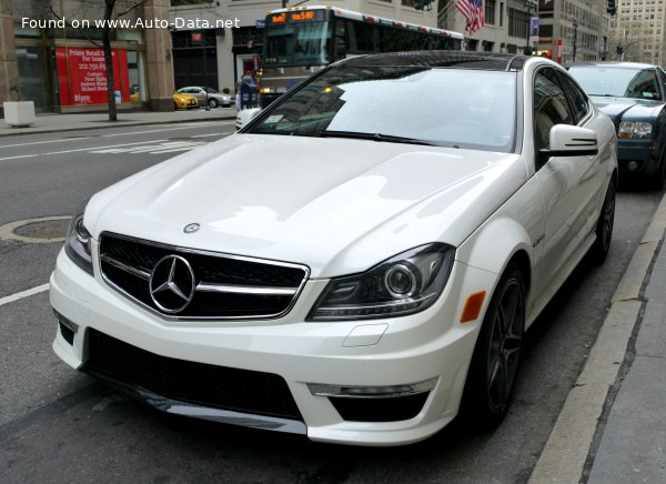 2012 Mercedes-Benz C-class Coupe (C204, facelift 2011) - Photo 1