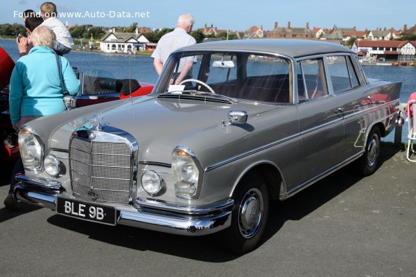 1961 Mercedes-Benz Fintail (W112) - Photo 1