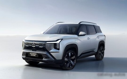2026 Mitsubishi Destinator - Photo 1