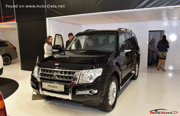 2015 Mitsubishi Pajero IV (facelift 2015) - Photo 1