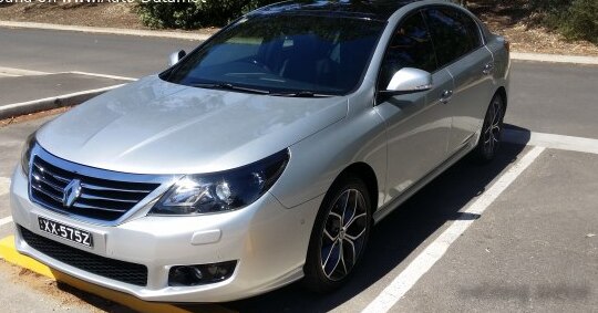 2011 Renault Latitude - Photo 1