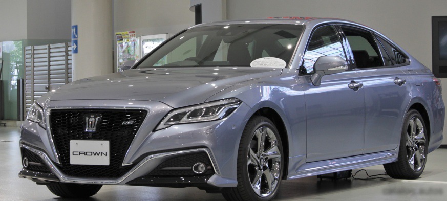 2018 Toyota Crown XV (S220) - Photo 1