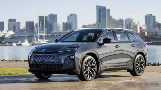 2025 Toyota Crown XVI Signia (S238) - Photo 1