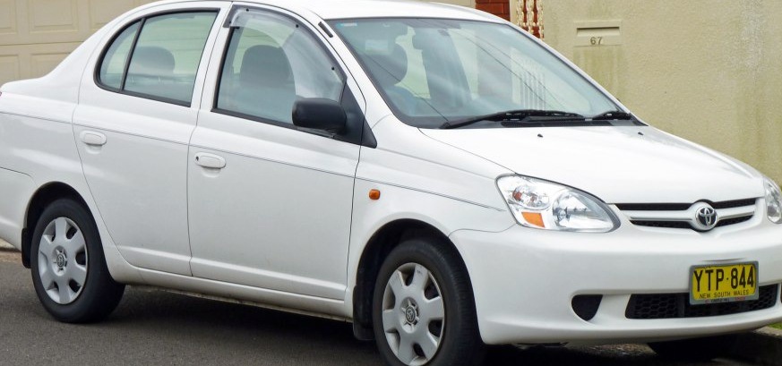 1999 Toyota Echo - Photo 1