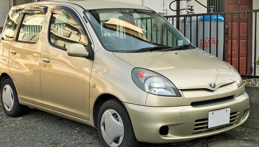 1998 Toyota Funcargo - Photo 1