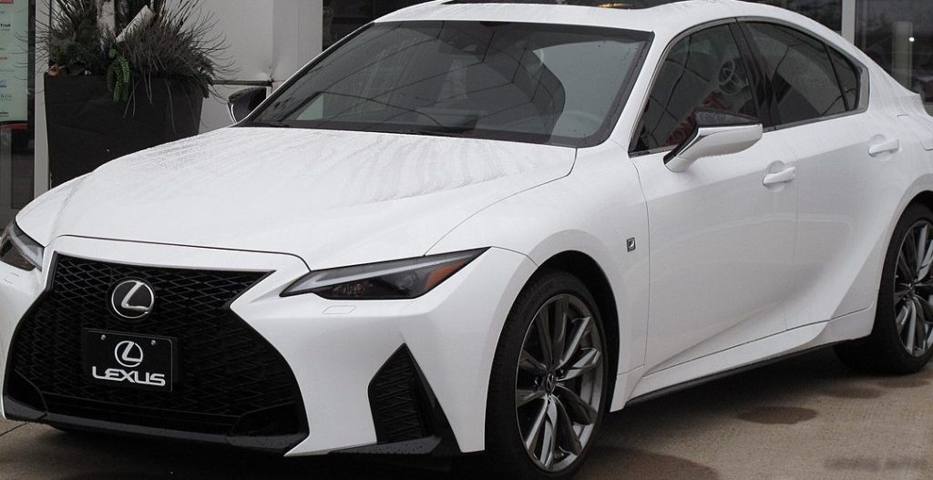 Lexus IS